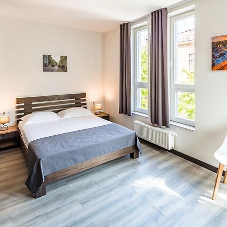 Central Park Apartments Lviv Buitenkant foto