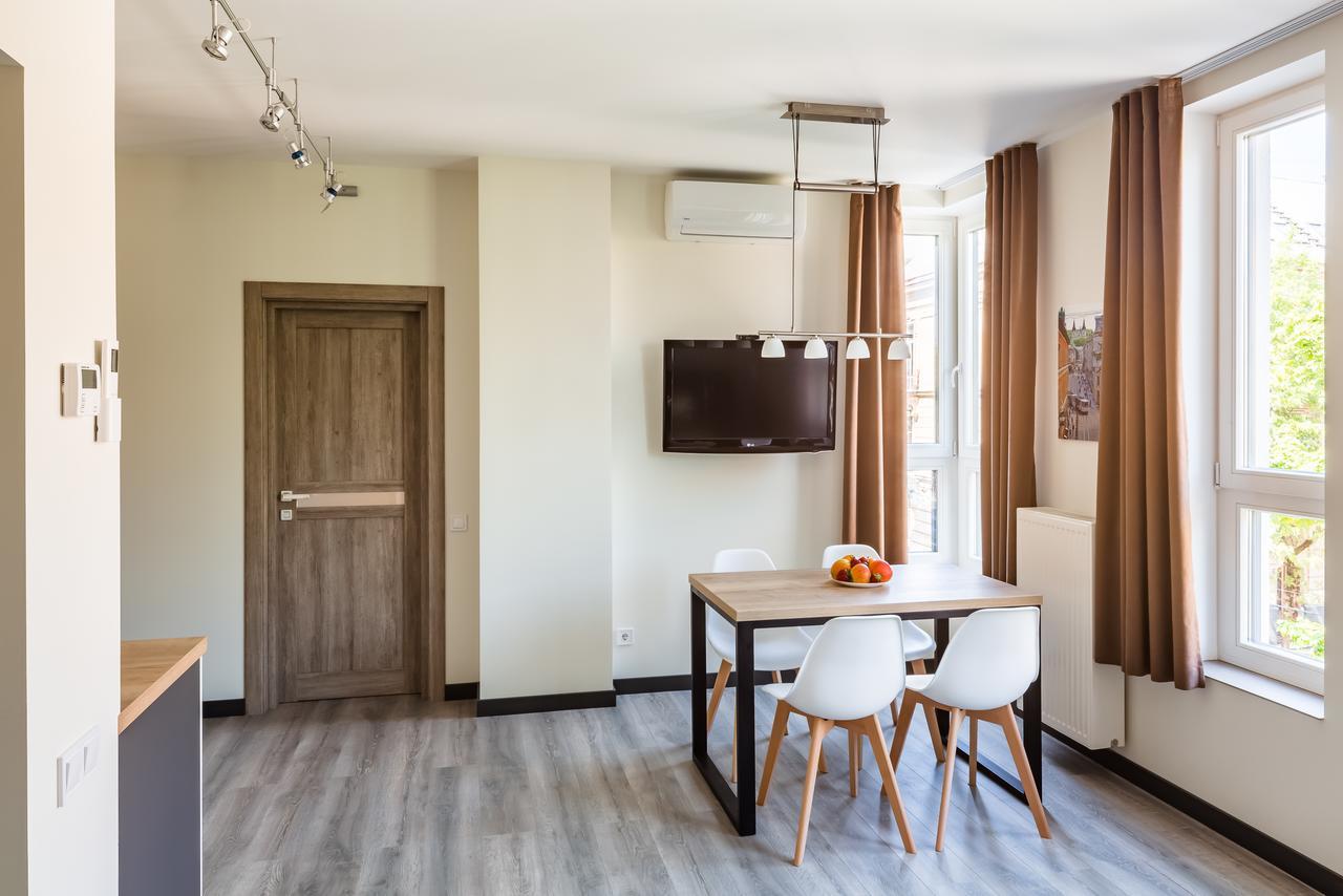Central Park Apartments Lviv Buitenkant foto