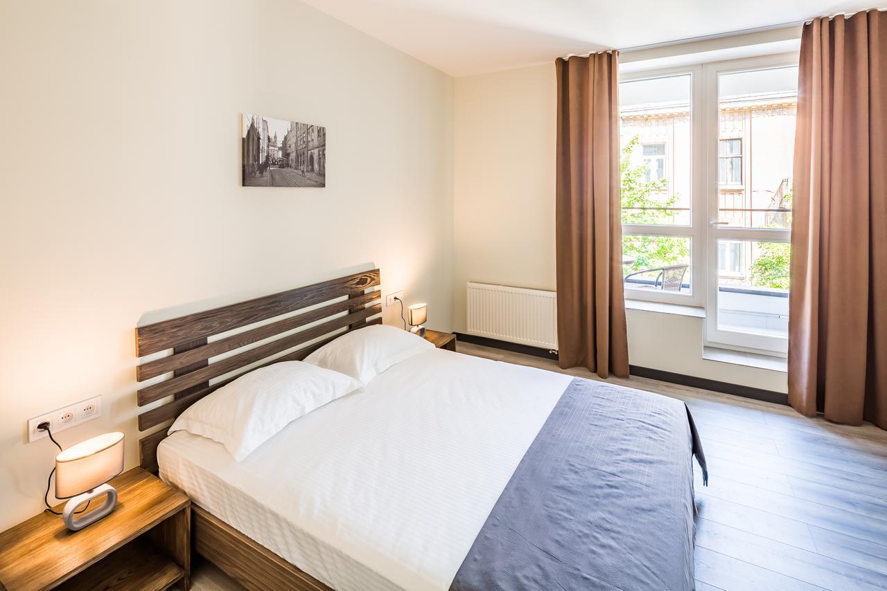 Central Park Apartments Lviv Buitenkant foto