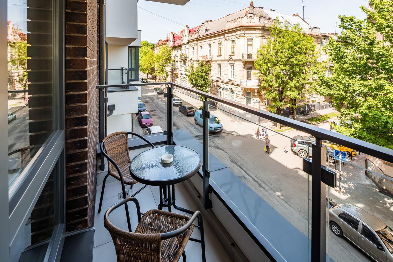 Central Park Apartments Lviv Buitenkant foto