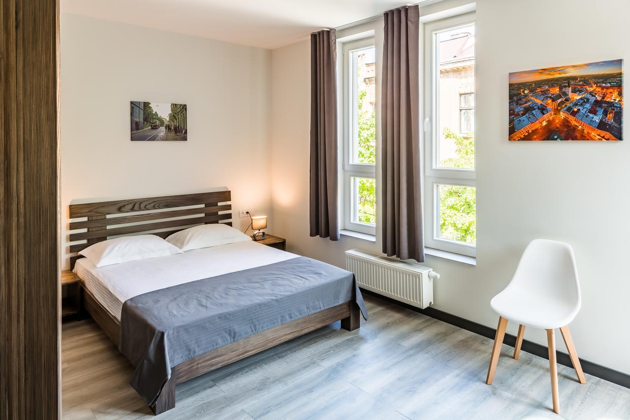 Central Park Apartments Lviv Buitenkant foto
