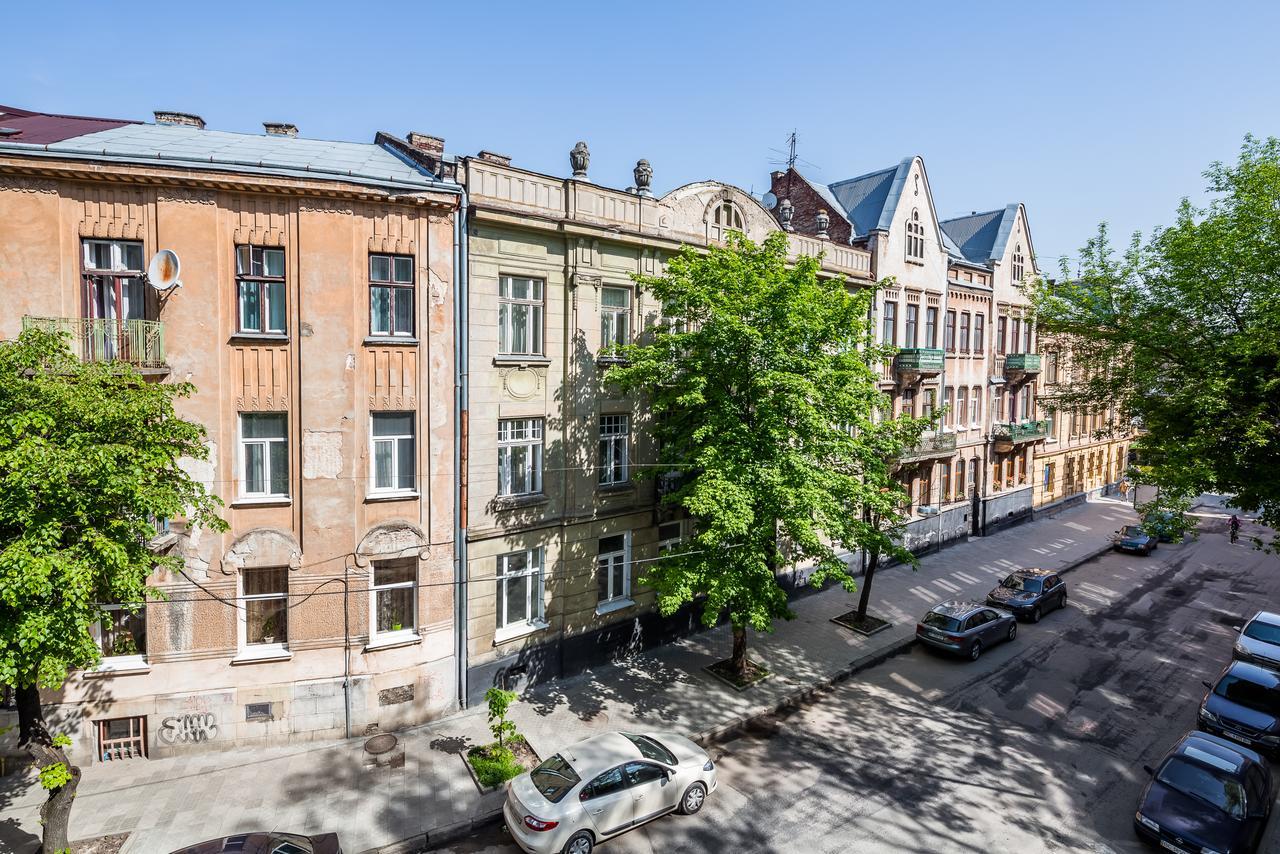 Central Park Apartments Lviv Buitenkant foto