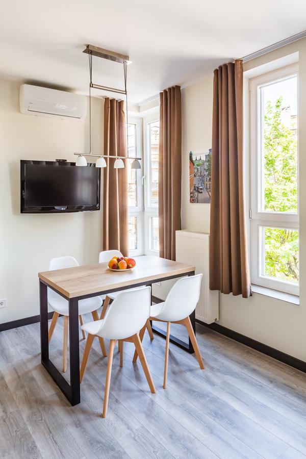Central Park Apartments Lviv Buitenkant foto
