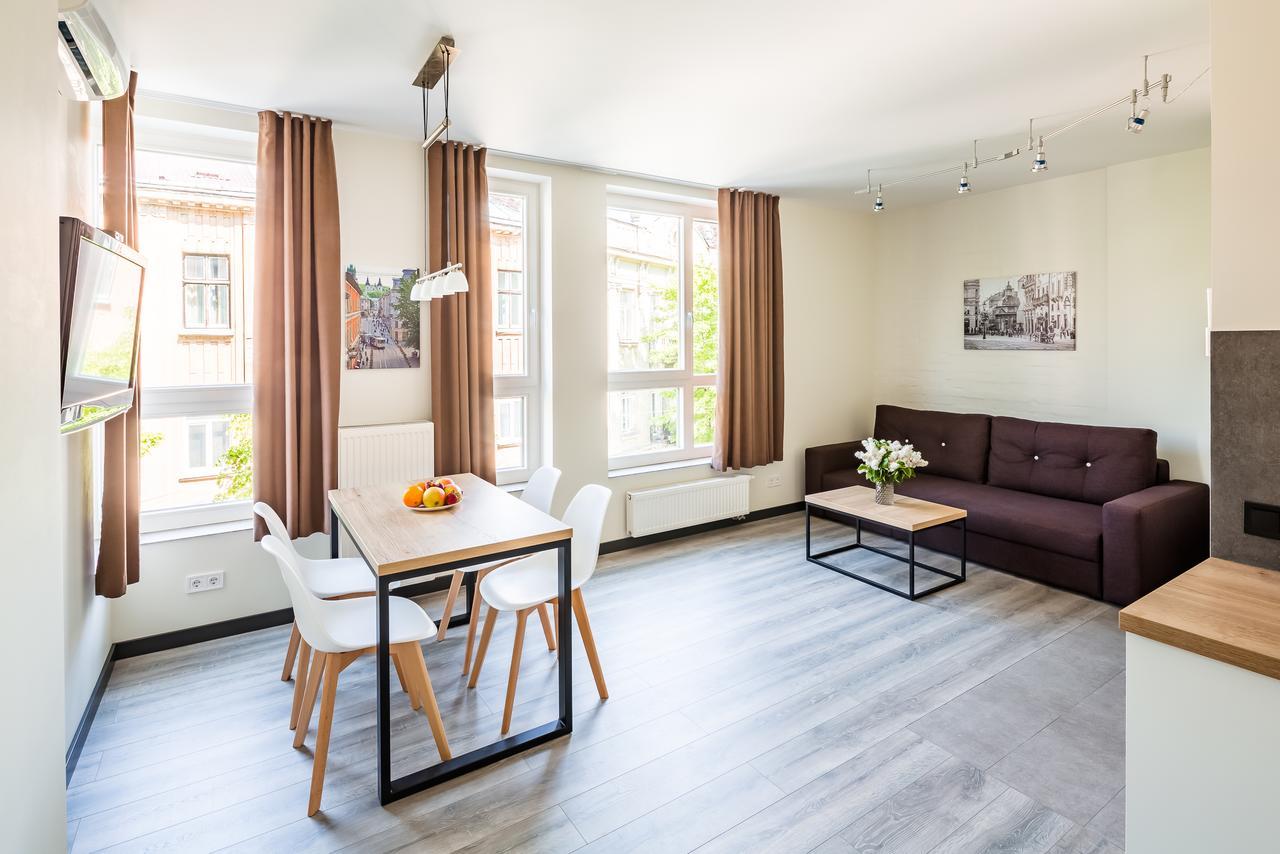 Central Park Apartments Lviv Buitenkant foto