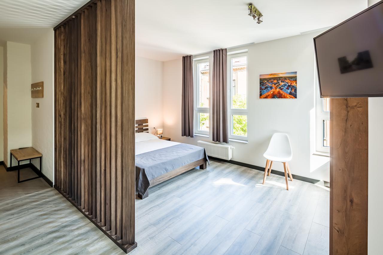 Central Park Apartments Lviv Buitenkant foto